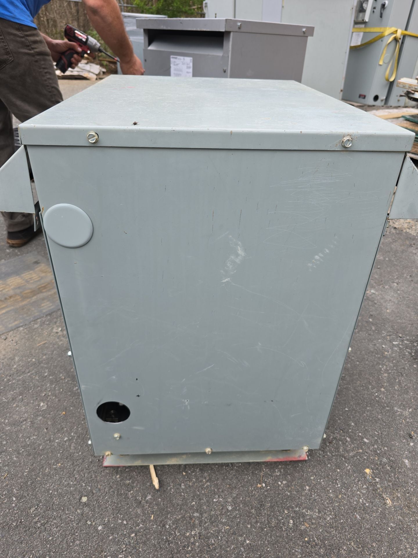 45KVA Siemens 3F3Y045TP1DS Transformer Pri 480V Sec 208/120V 3PH 3R Encl Used