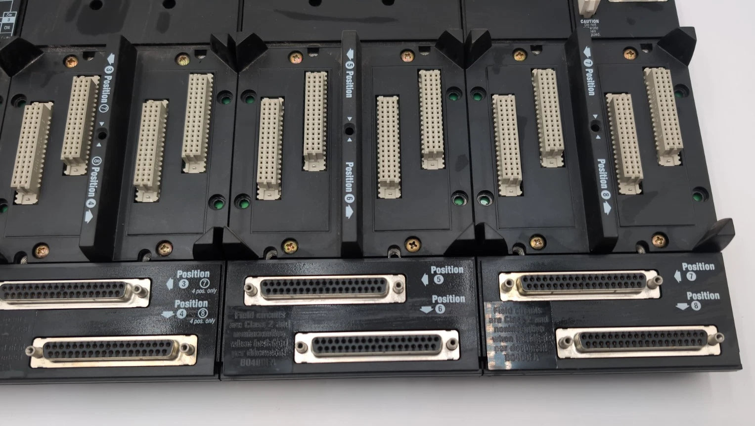 FOXBORO P0926HT Mounting Plate for FCM Modules 8 Positions USED Used