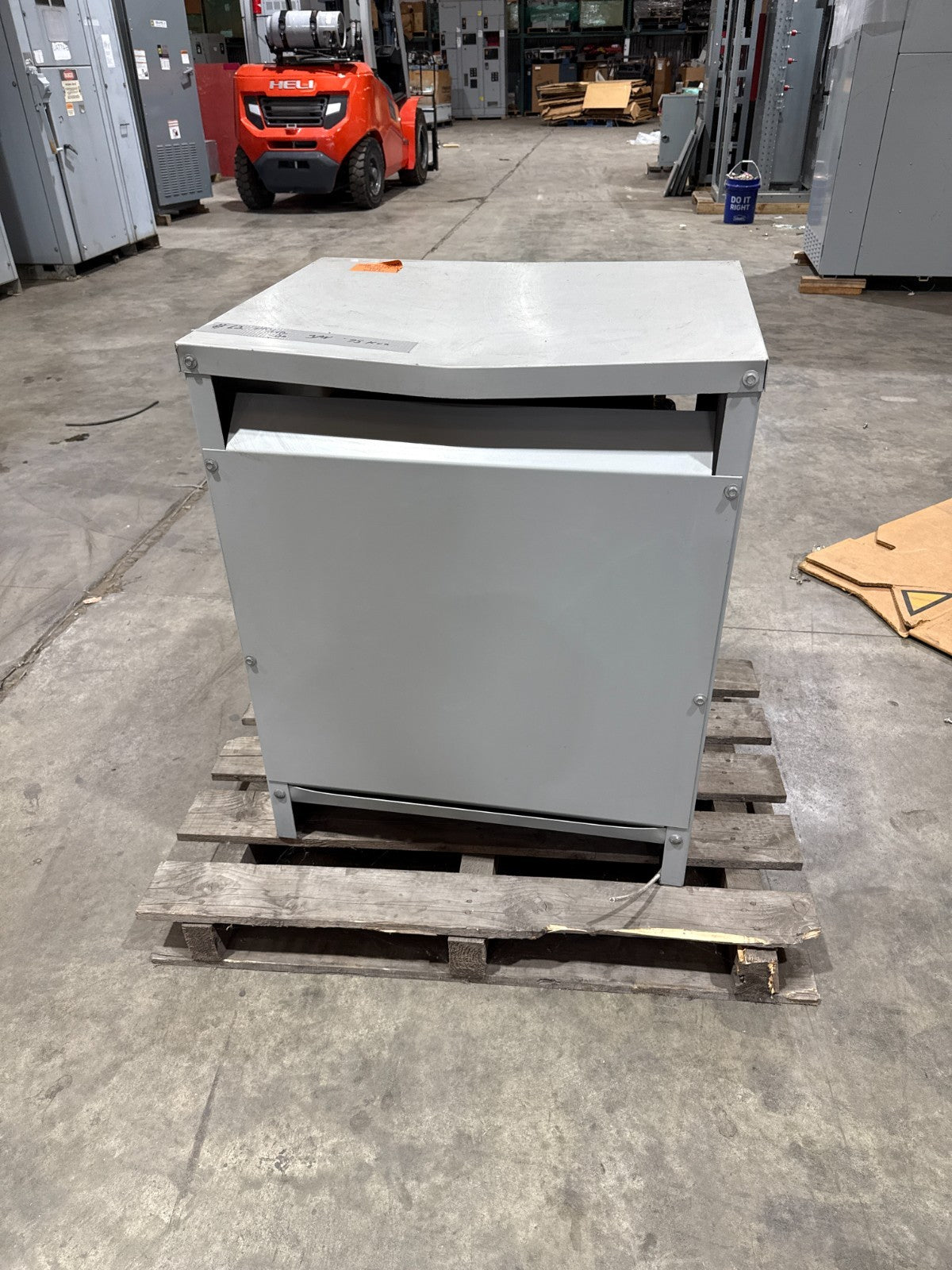 75KVA Hevi-Duty Transformer ET5H75S Pri 480V Sec 240/120V 3PH Indoor Encl Used