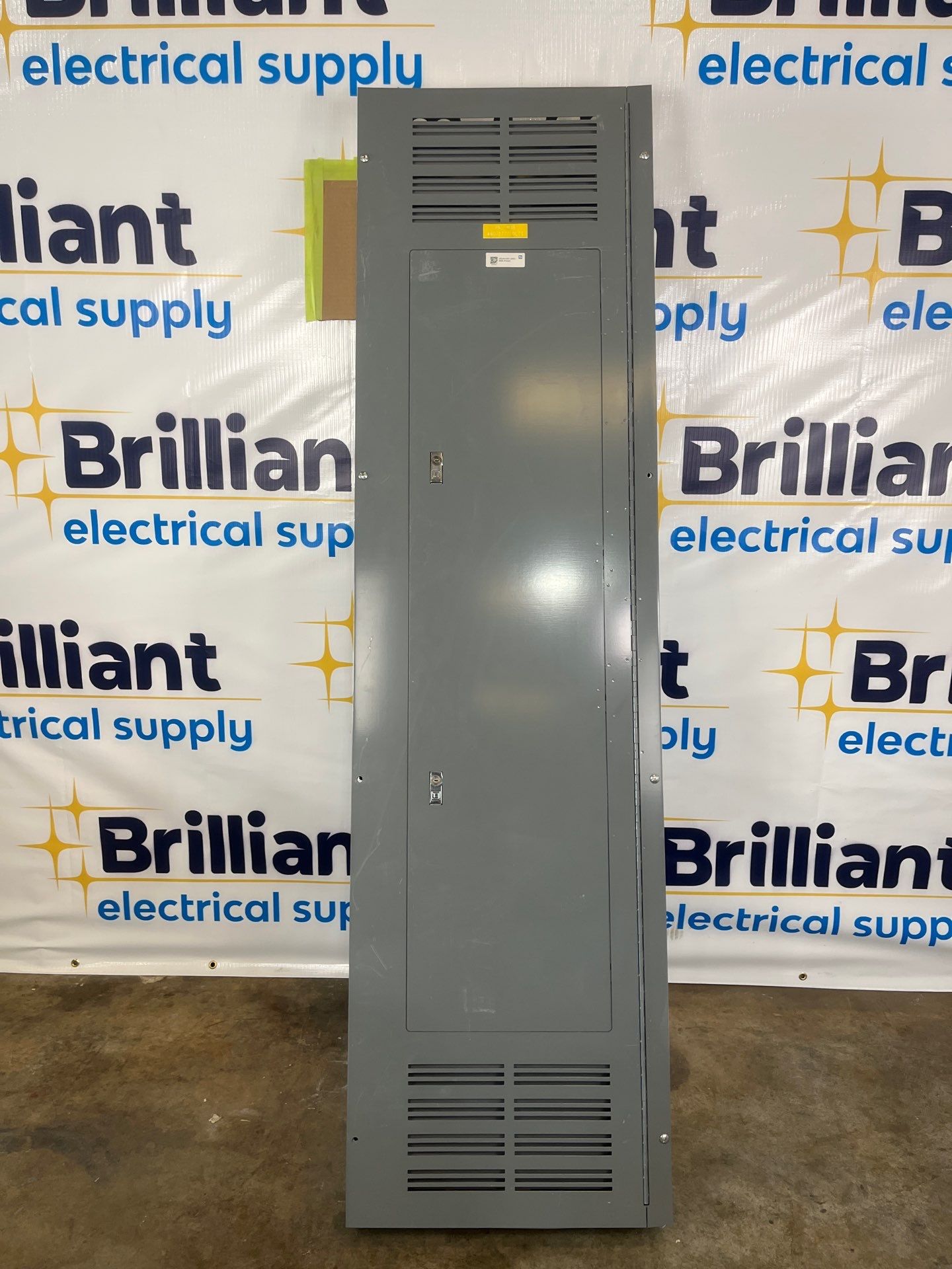 Square D NF Panelboard 400A 480/277V 3PH 4W 42Cir MLO Indoor Encl MH74 Used