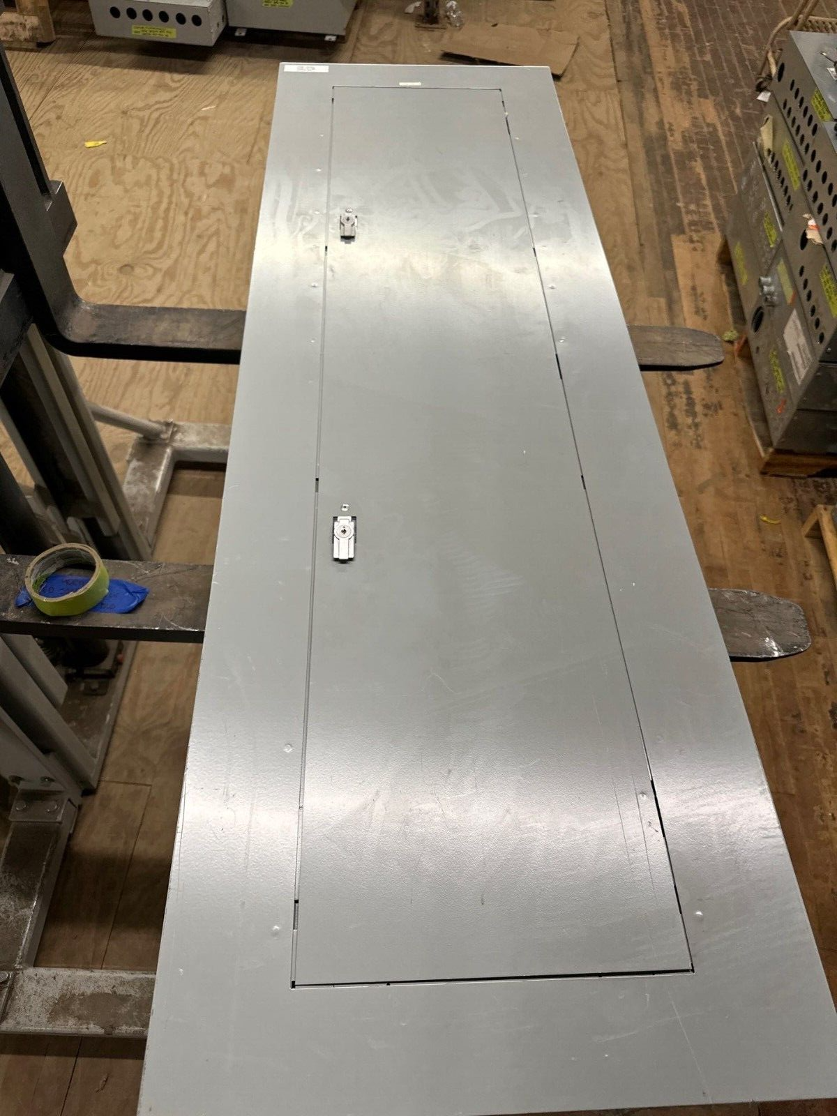 GE ADF3424MB Panelboard 400A 480Y/277V 3PH 4W 42 Cir Main Lug MLO Indoor Encl P120 Used