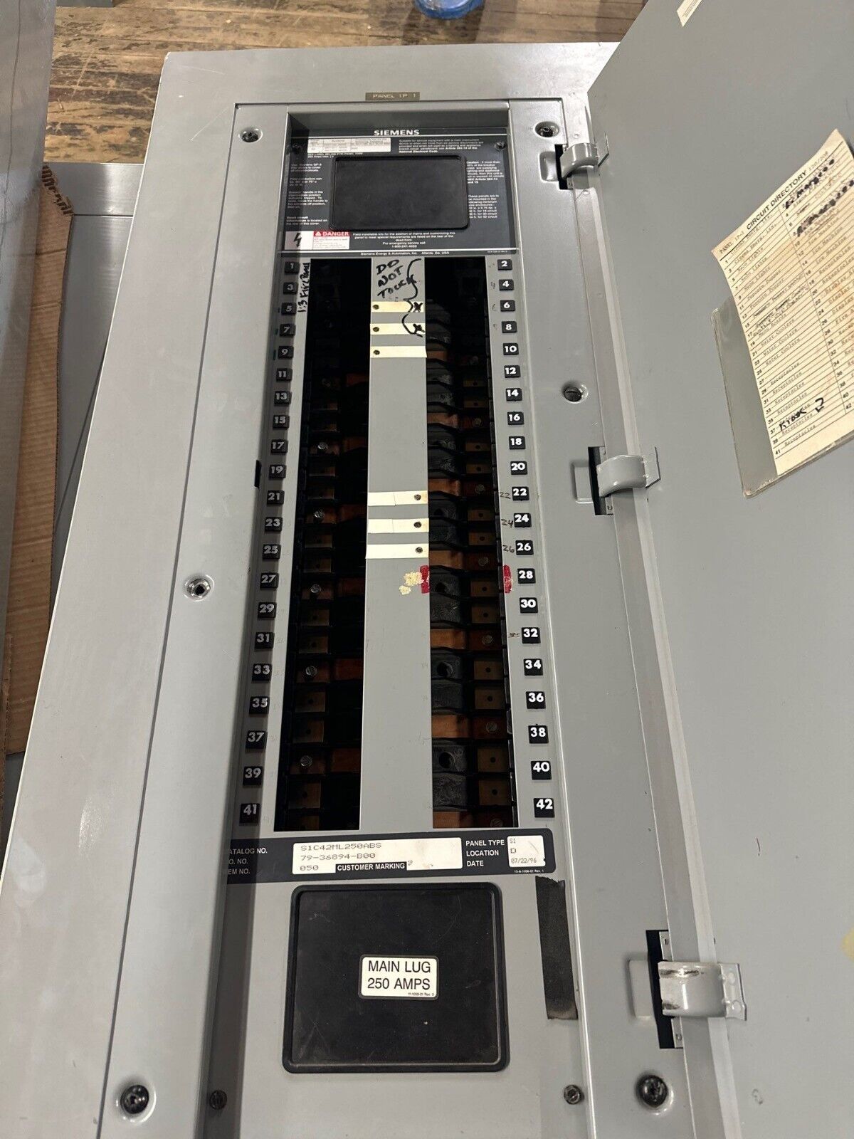 Siemens S1C42ML250ABS S1 Panelboard 250A 208/120V 3PH MLO Indoor Encl 42 Circuit P067 Used