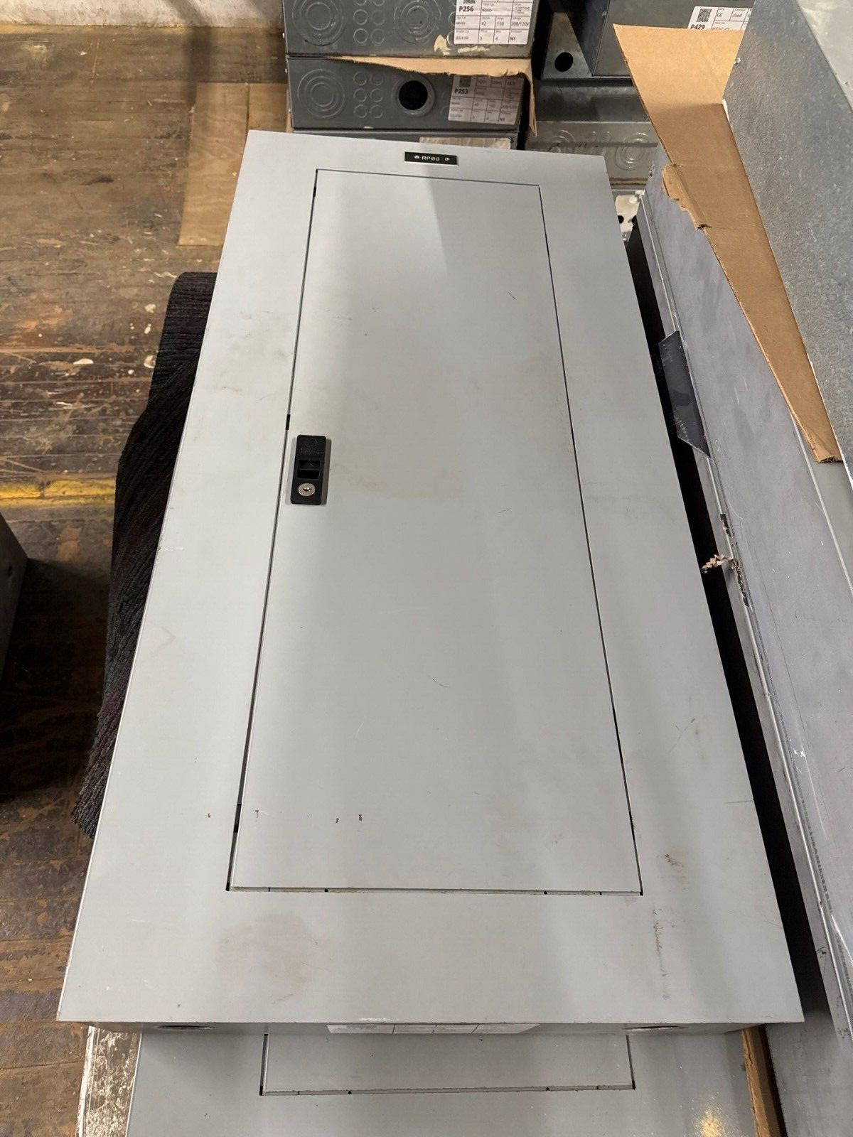 GE AQF3421ABX Panelboard 125A 208Y/120V 3PH 4W 42Space Main THQB32100 MCB Indoor P016 Used