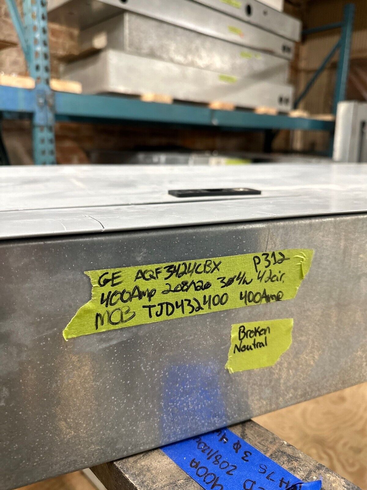 GE AQF3424CBX Panelboard 400A 208Y/120V 3PH 4W MCB Indoor Encl 42 Circuit 400Amp P312 Used