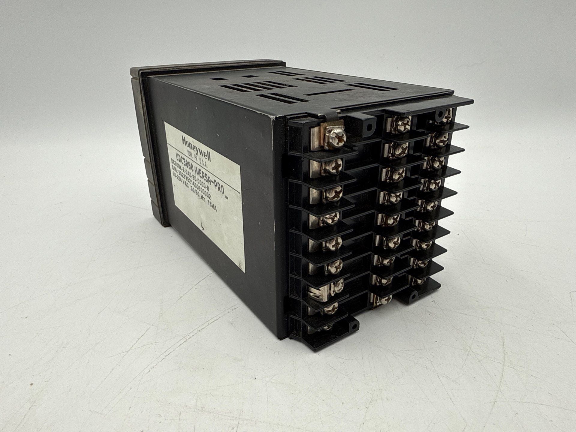 Honeywell DC300K-E-0A0-20-0000-0 UDC3000 Versa Pro Temperature Controller Used
