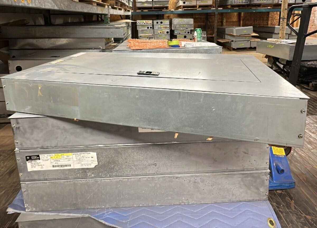 GE AQF3421ABX Panelboard 125A 208Y/120V 3PH 4W 42 CIR Indoor MCB Main THQB32100 P026 Used