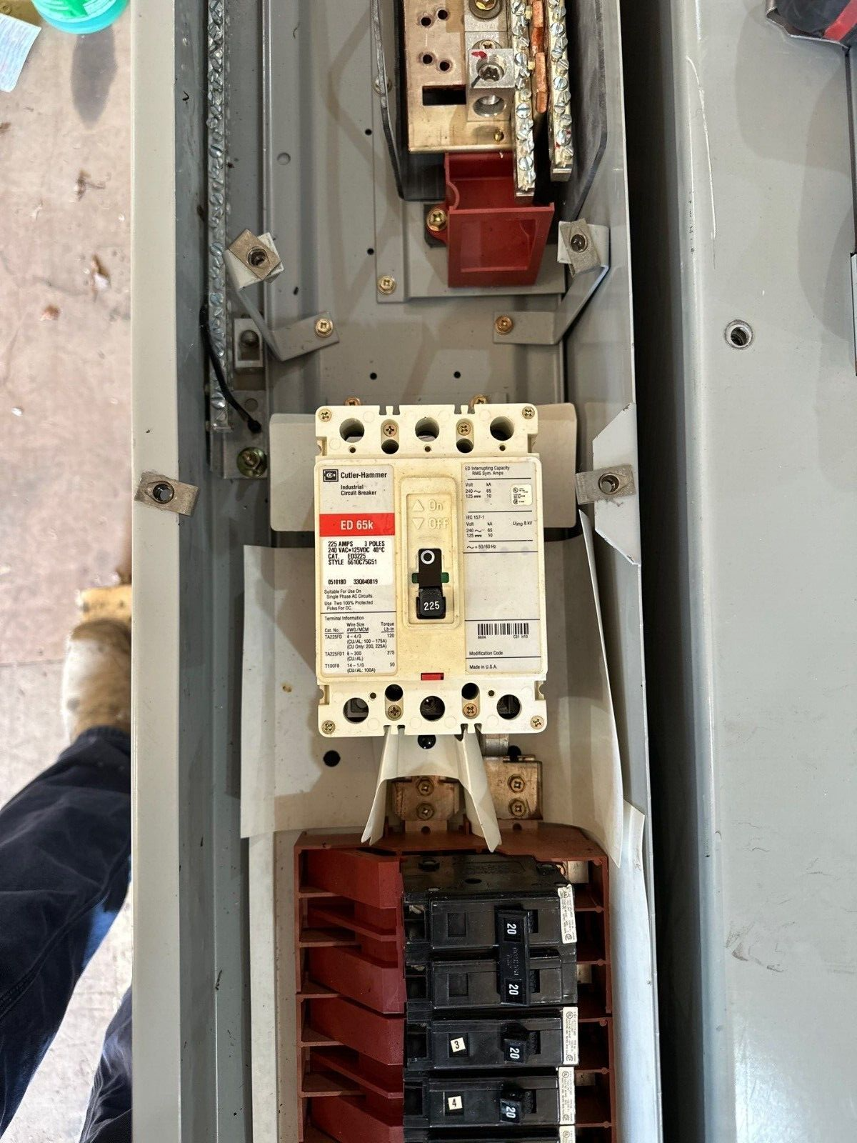 Eaton PRL1a-LX Panelboard 225A 120/240V 1PH 3W Indoor Encl 42 Circuit ED3225 P474 Used