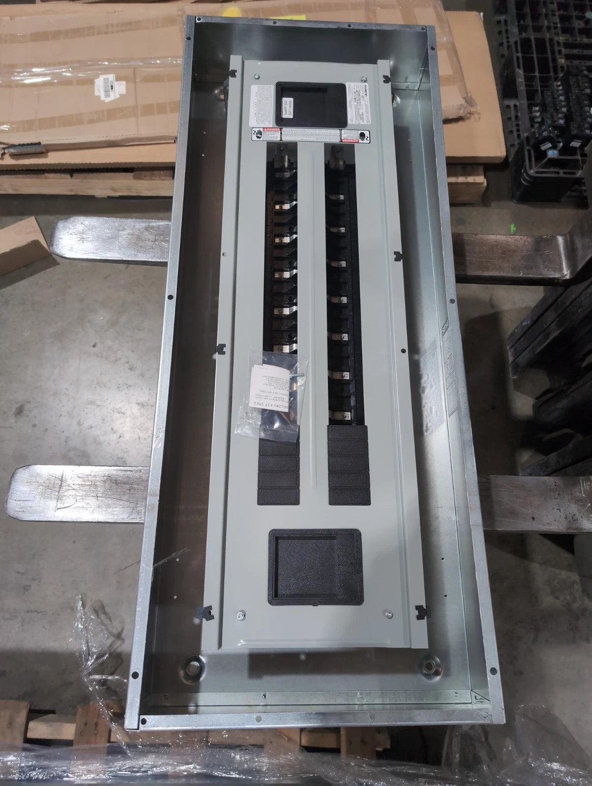 Siemens P1 Panelboard 250A 480/277V 3PH MLO Panel 250 Amp 54 Cir P1E54ML250ATST New