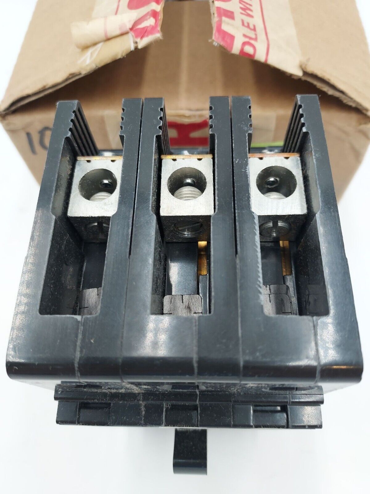 Square D EDB34070 New