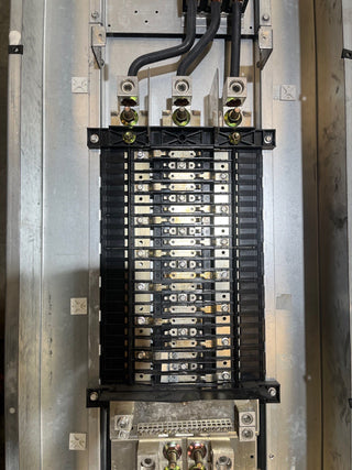 Square D NQOD442L400TFL Panelboard 400A 208/120V 4W 3PH 42 Cir MLO Panel 400 Amp Used