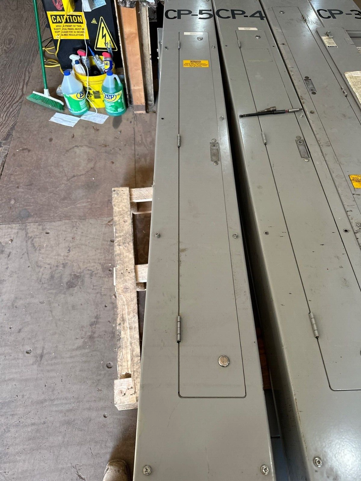 Eaton PRL1a-LX Panelboard 225A 120/240V 1PH 3W Indoor Encl 42 Circuit ED3225 P474 Used