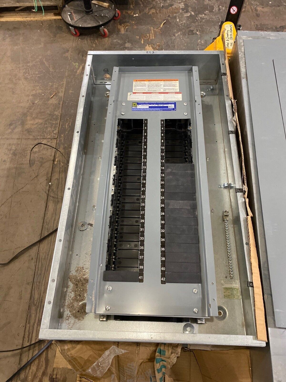 Square D NF Panelboard 125A 480Y/277V 3PH 4W 42 Cir Indoor Encl MLO 125 Amp MH38 P645 Used