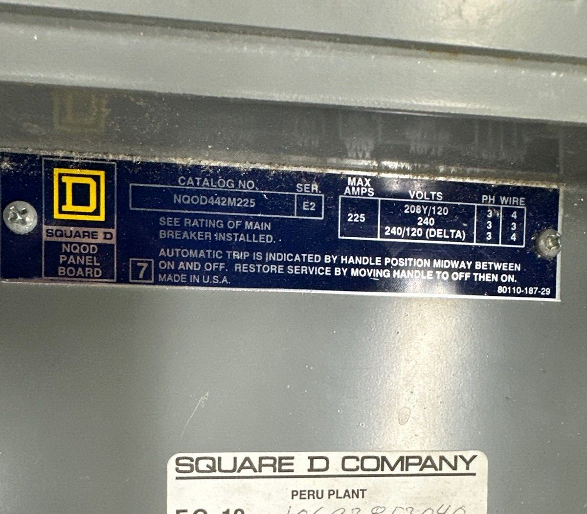 Square D NQOD442M225 Panelboard 225A 208/120V 3PH MCB Indoor Encl 42 Circuit P372 Used