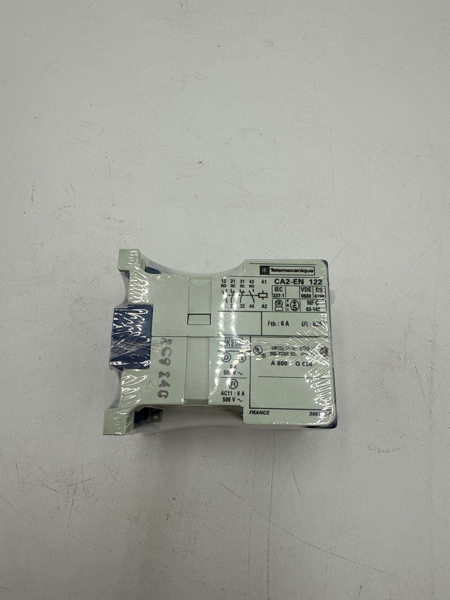 Telemecanique CA2EN122F New