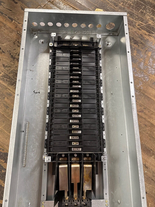 Square D NF Panelboard 100A 480V 3PH 3W Indoor Encl 42 Circuit MCB HDP36100 P431 Used