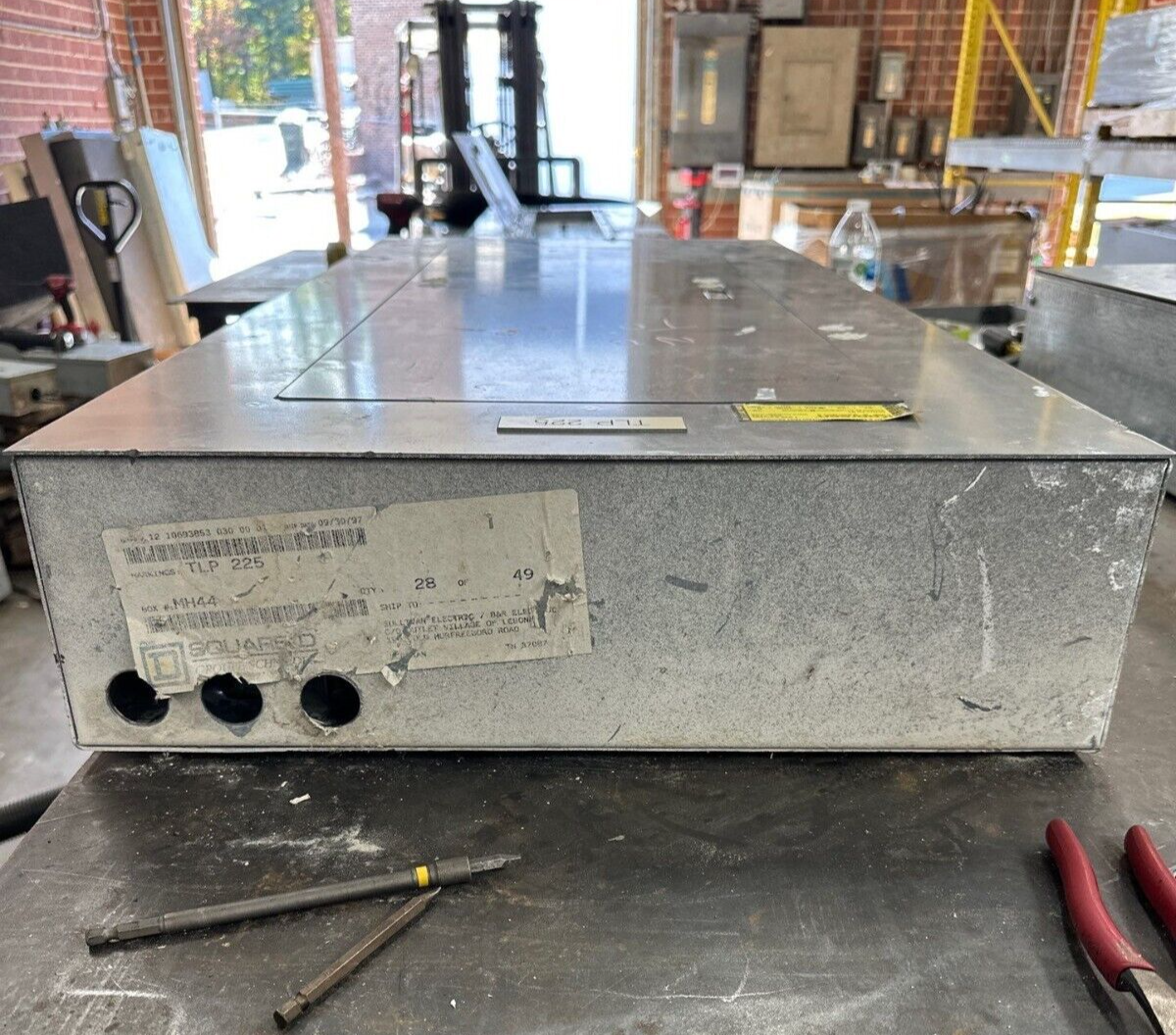 Square D 250A NF Panelboard 600Y/347V 240V 3PH 4W 42 Cir Box MH44 250 Amp P398 Used