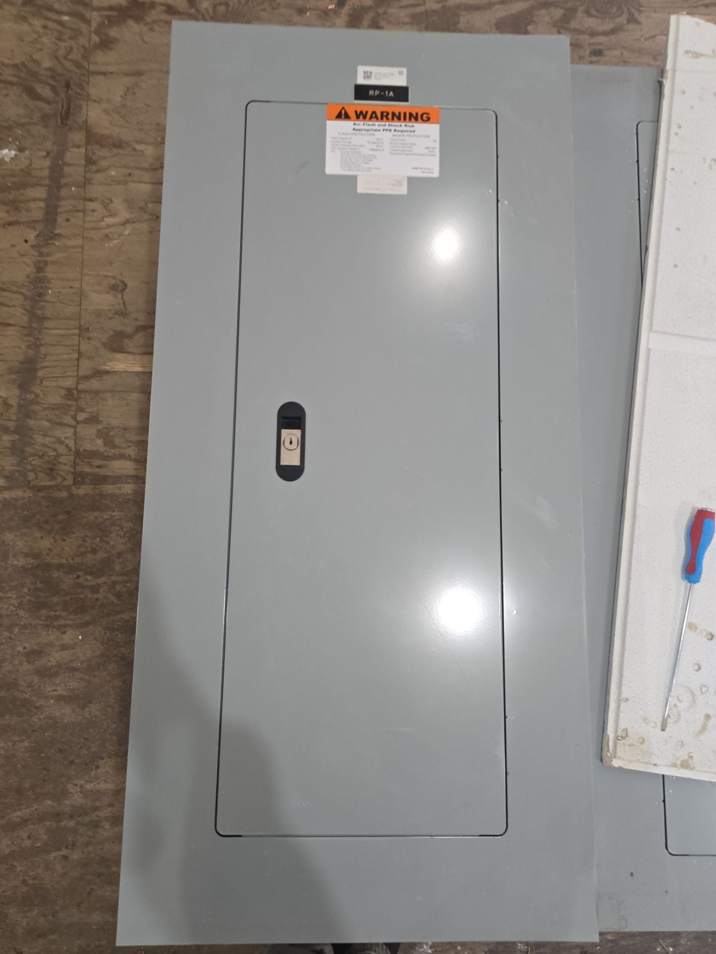 Siemens P1 P1C42QH225ATF Panelboard 225A 208/120V 3PH 4W 225 Amp Panel 42Cir MCB Used