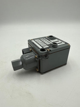 Allen Bradley 836T-T252J Pressure Switch Vacuum Control 200PSI MAX 6-75 PSI New