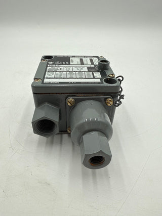 Allen Bradley 836T-T252J Pressure Switch Vacuum Control 200PSI MAX 6-75 PSI New