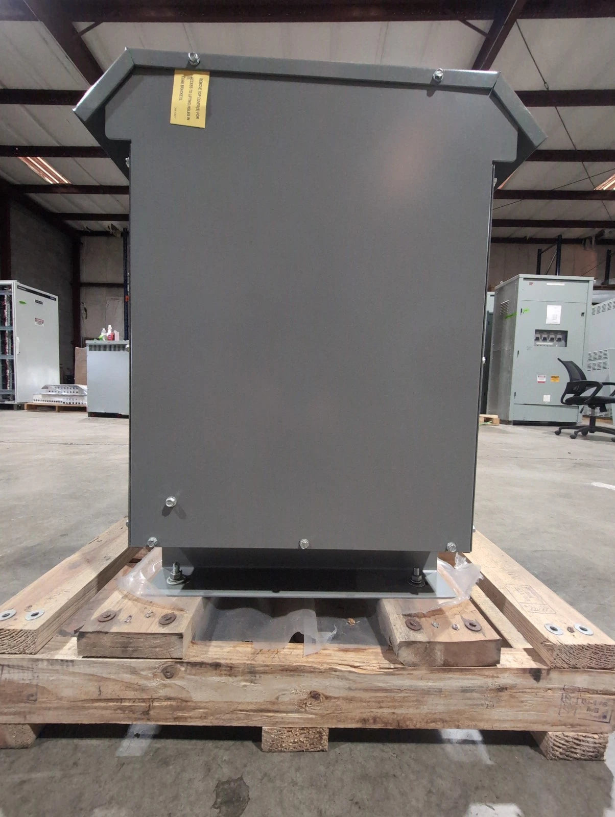 45KVA Siemens 3F3Y045D16 Transformer 3PH Pri 480V Sec 208/120V Outdoor 3R Encl New