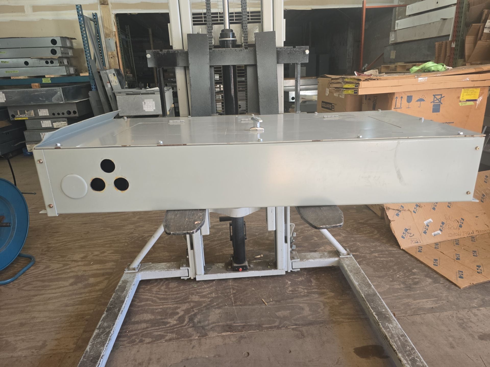 Eaton PRL1A Panelboard 225A 208Y/120V 3PH 4W 42 Space 3R Encl MLO Outdoor Used