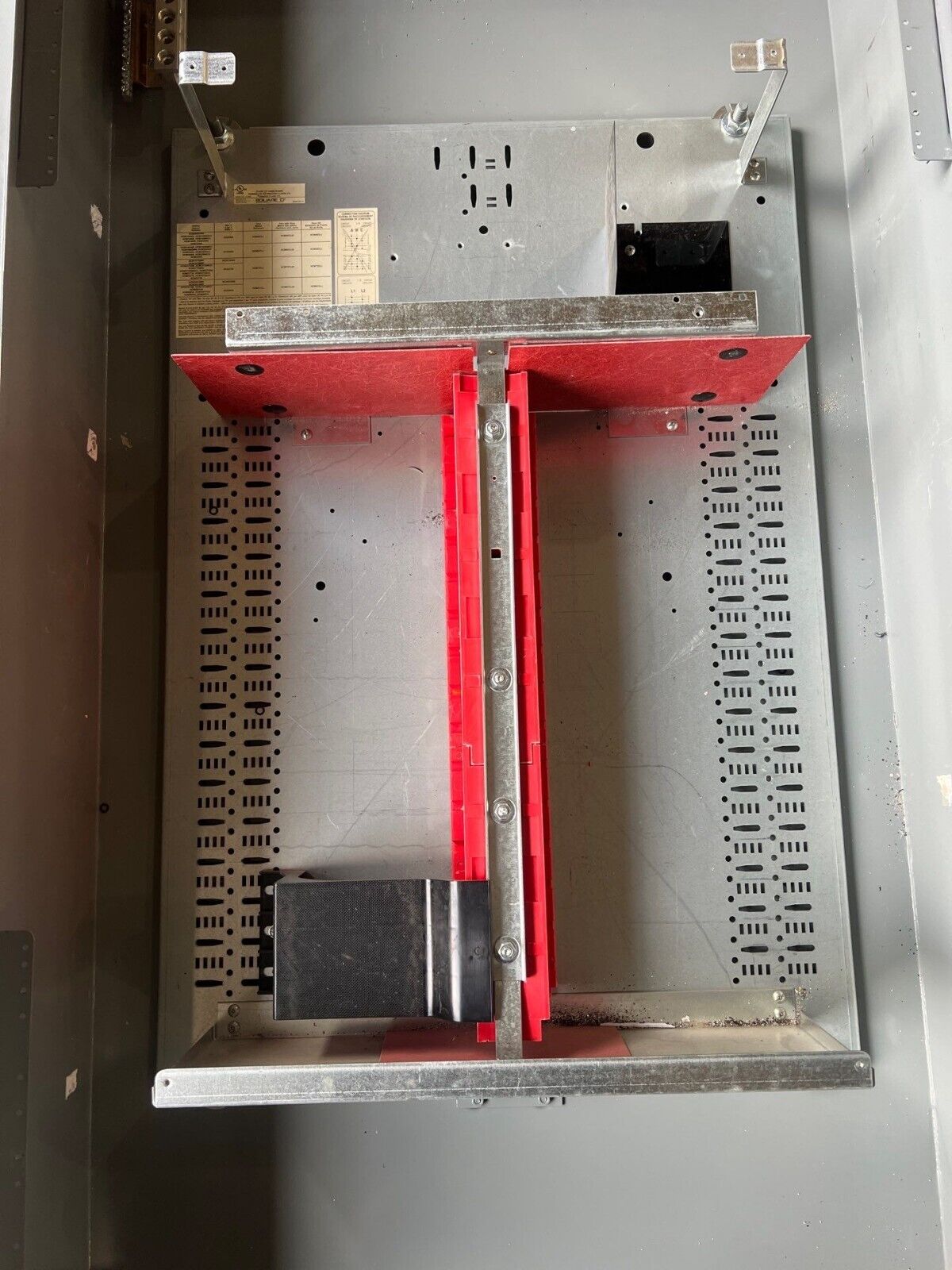 Square D HCM I-Line Panelboard 225A 480V 3PH 3W 30 Circuit 3R Outdoor Encl MCB P610 Used
