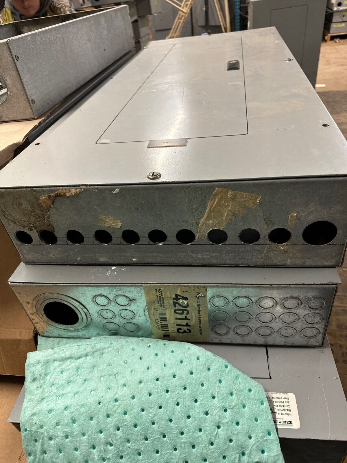 Cutler Hammer PRL1A Panelboard 225A 120/208V 3PH 4W Main Lug MLO 42 Cir 225 Amp P130 Used