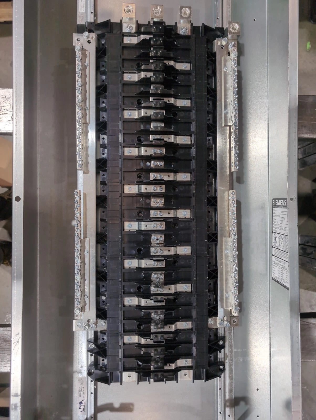 Siemens P1 Panelboard 250A 480/277V 3PH MLO Panel 250 Amp 54 Cir P1E54ML250ATST New