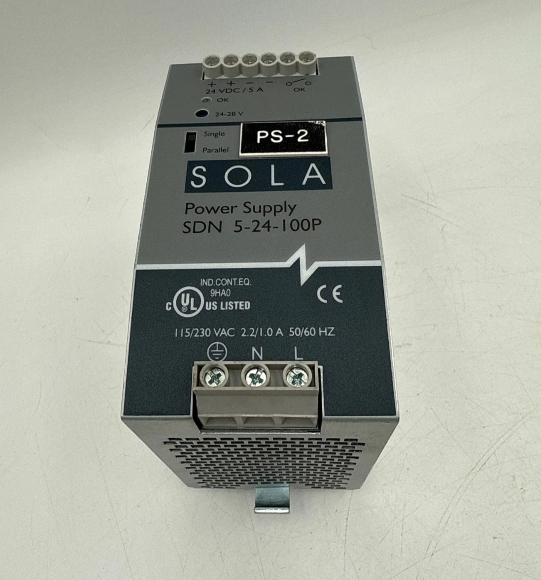 SOLA SDN 5-24-100P Power Supply 115/230VAC 2.2/1.0A 24VDC 5A DIN Rail Mount Used