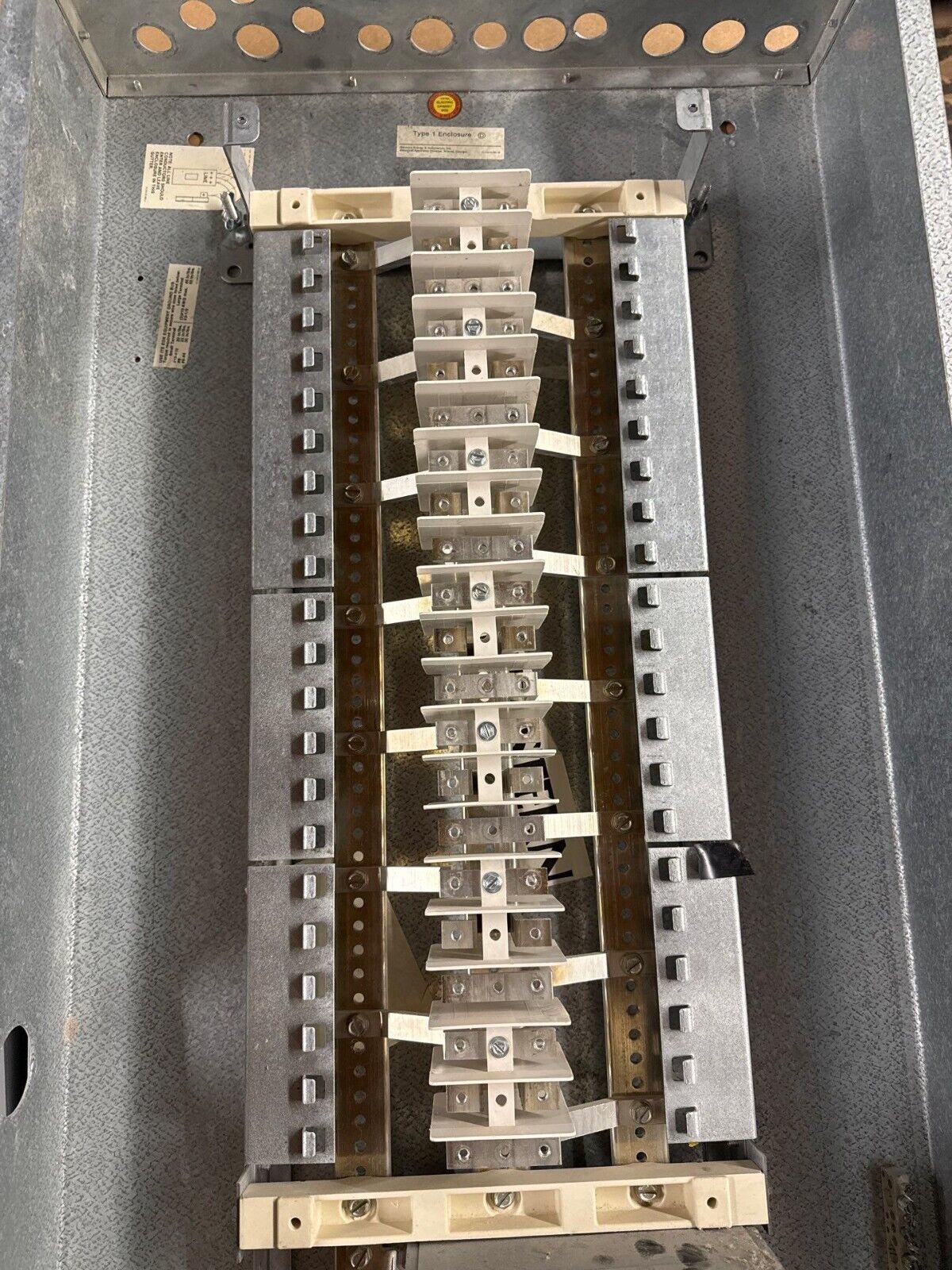 Siemens CDP-7 Panelboard 150A 208/120V 3PH 4W 42 Cir Indoor Encl MCB QJ23B150 P509 Used