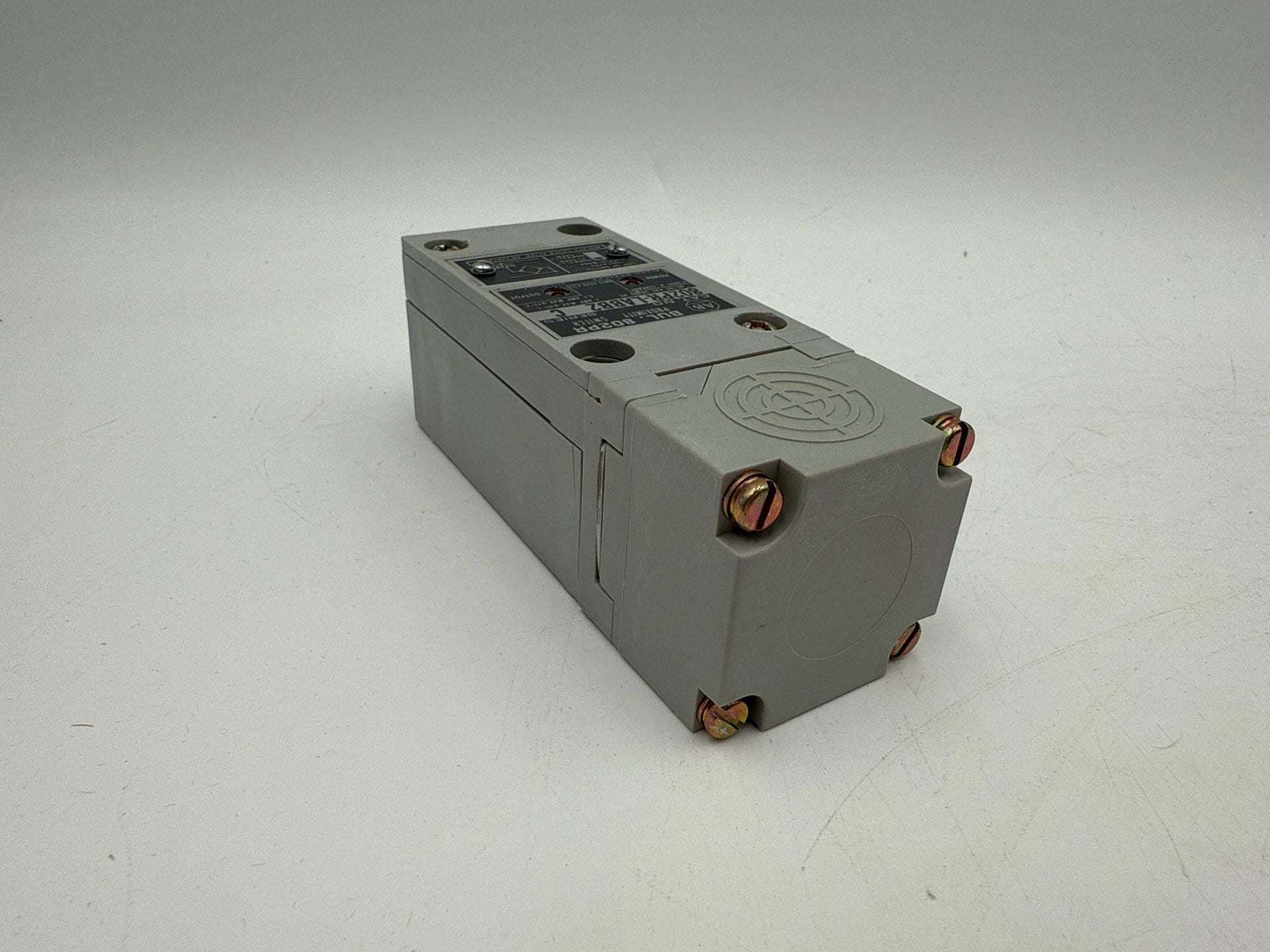 Allen-Bradley 802PR-LABB2 Ser C Contained Proximity Switch 60-132VAC New