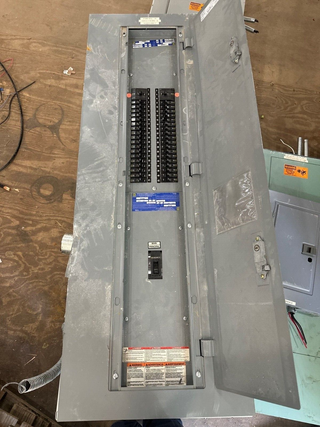 SQD NQOD442L225CU NQOD Panelboard 225A 240V 3PH 4W 42 CIR MCB QBL3225 225 AMP P508 Used