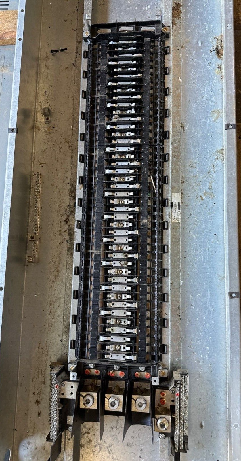 SQD Panel NQ Panelboard 400A 208/120V 3 Phase 4 Wire MLO 84 Circuits Nema 1 P523 Used