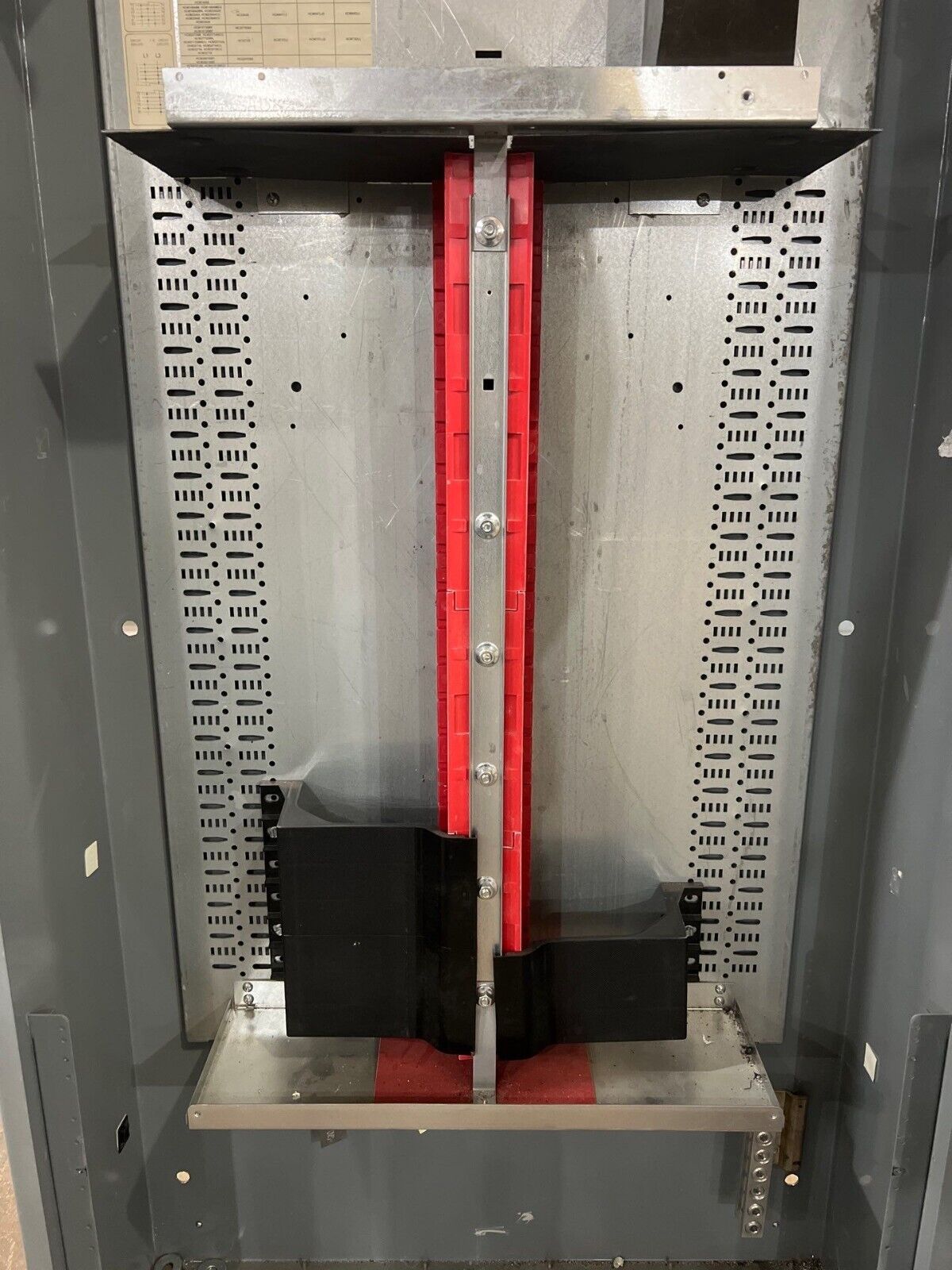 Square D HCM I-Line Panelboard 225A 480V 3PH 3W MCB 42 Circuit 3R Outdoor Encl P612 Used