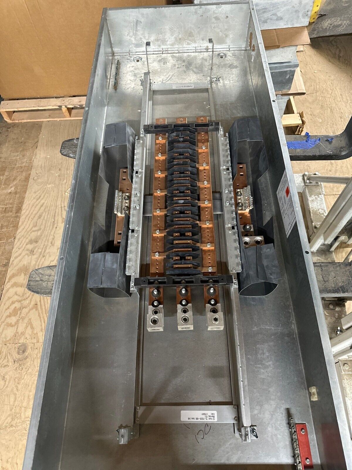 Siemens SEE42ML400CTS SE Panelboard 400A 480Y/277V 3PH 4W 42 Circuit MLO SBD68 P271 Used