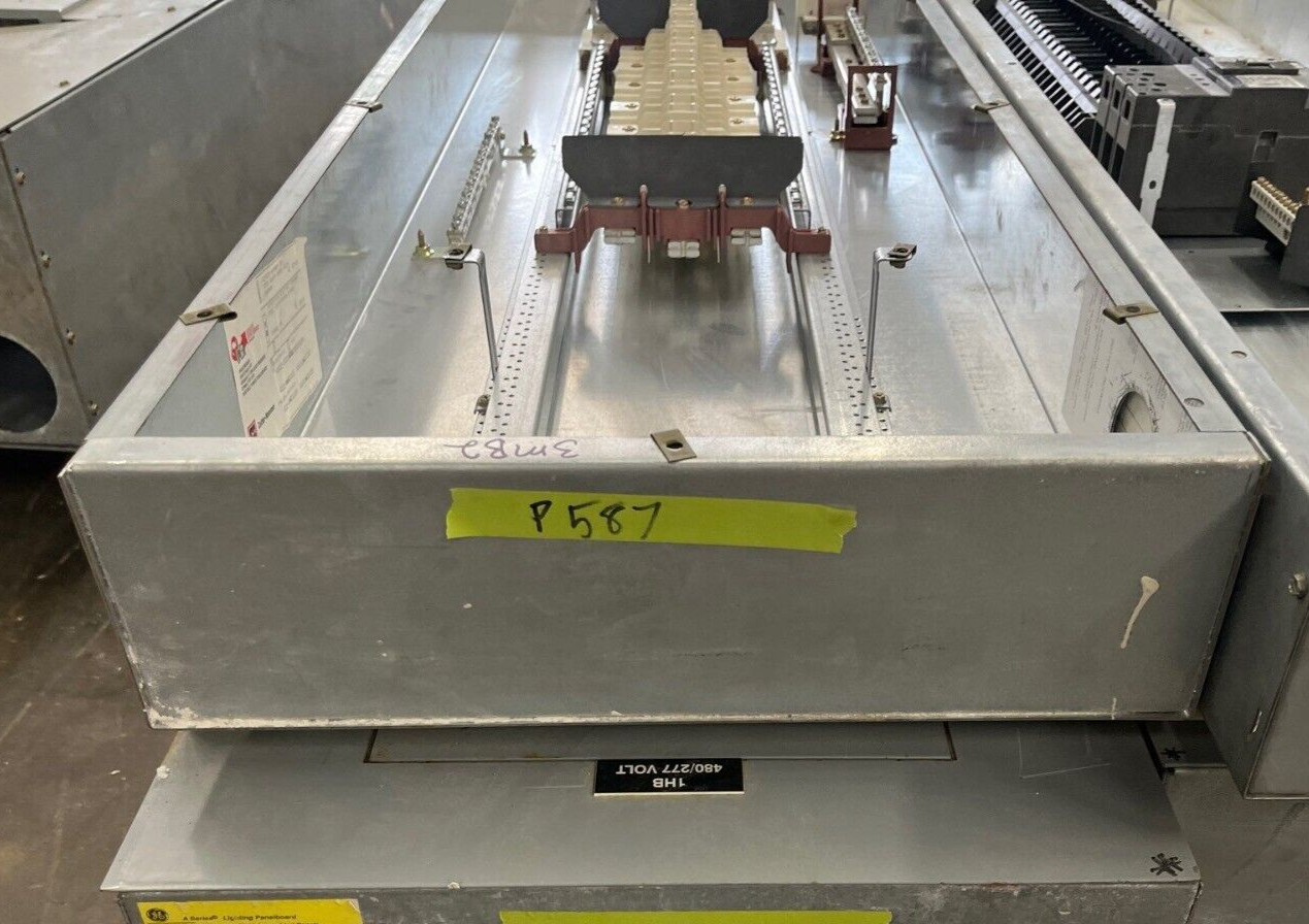 Cutler Hammer PRL2A Panelboard 400A 277/480V 3PH 4W Indoor Encl MLO 42 Circuit P587 Used