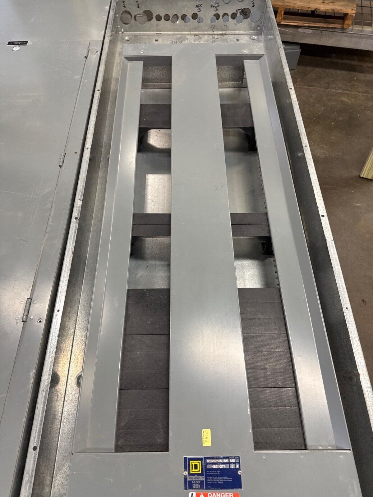 Square D I-Line Panelboard 600A 480/277V 3PH 4W 66 Circuit Indoor Encl MLO P562 Used