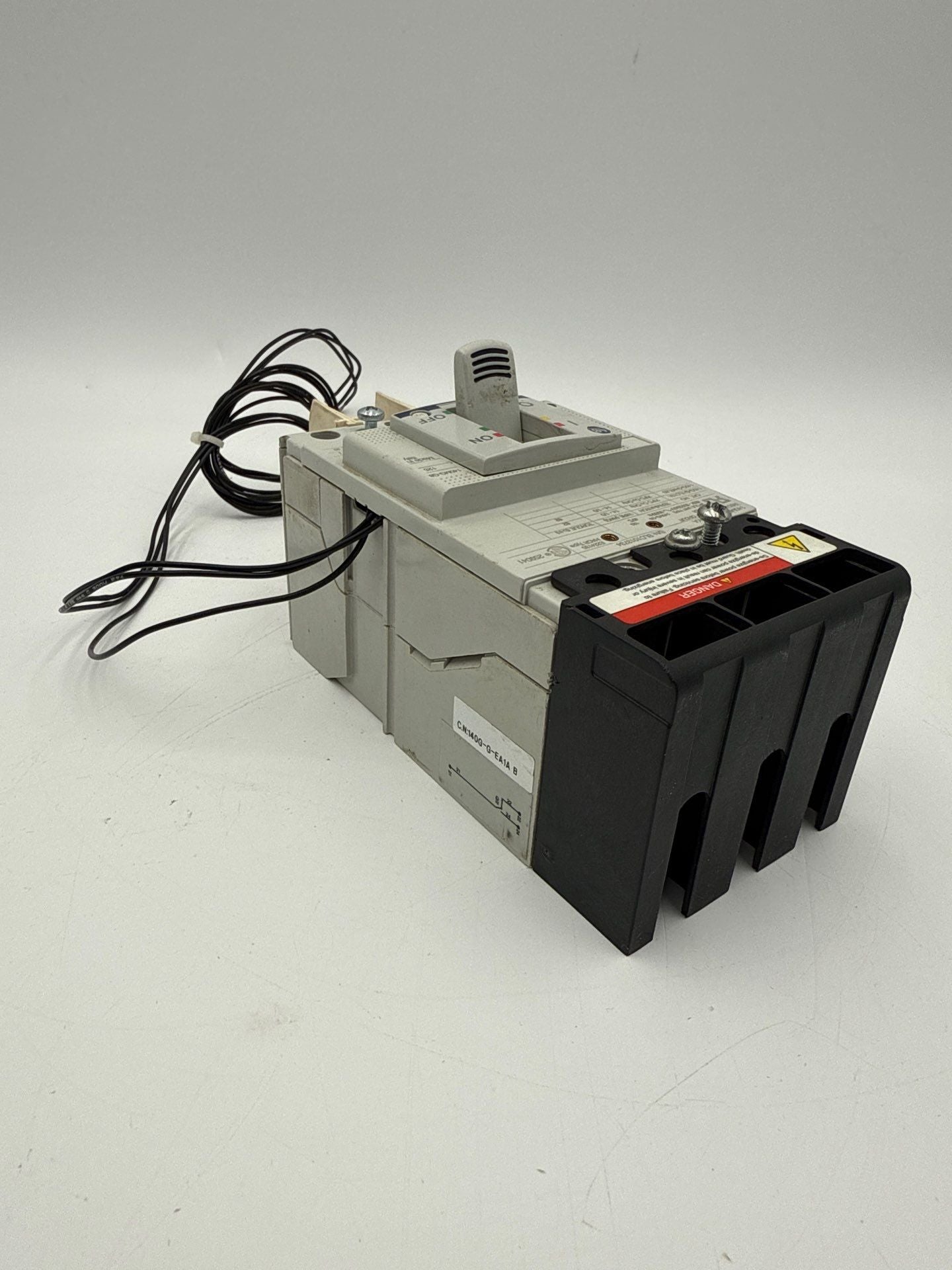 Allen Bradley 140MG-G8P-B30-KA Circuit Breaker 3A 3P 600V 3PH 140MG 3 Amp Used