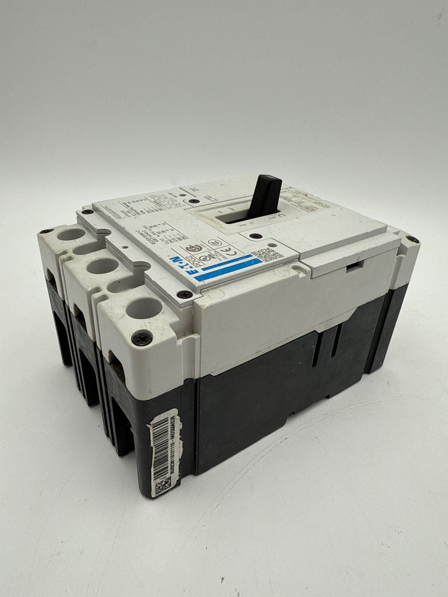 Eaton PDG23G0015TFFL Circuit Breaker 15A 600V 3P Bolt On 15 Amp 3 Pole Used
