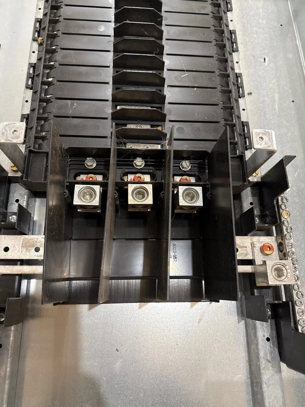 Square D NF430L2C Panelboard 250A 600/347V 3PH 4W NF MLO Panel 250 Amp 30 Cir New