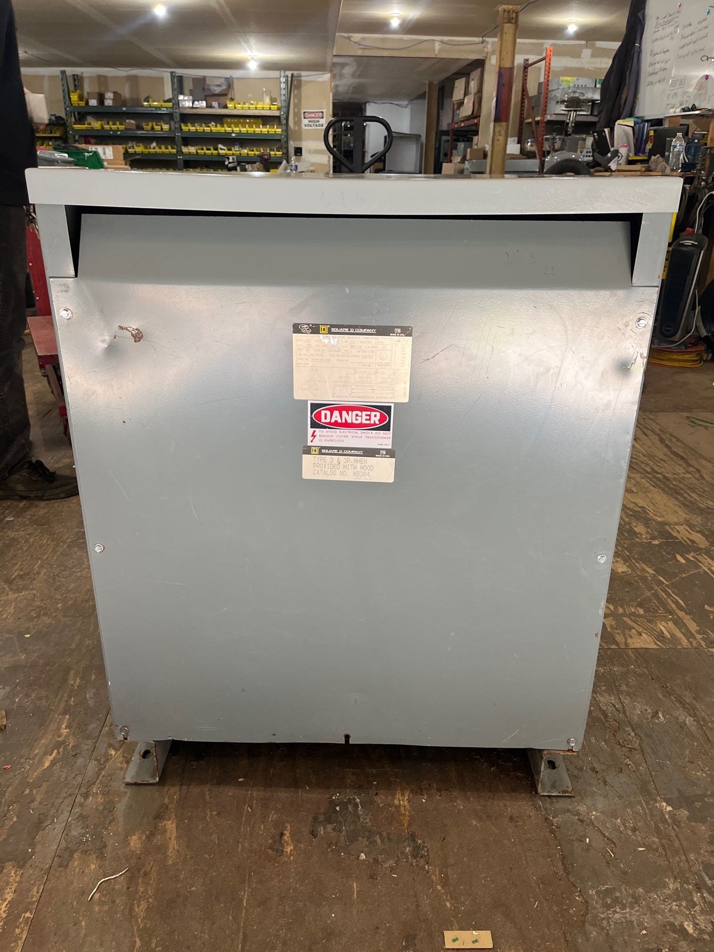112.5 kVA Square D 112T3H Transformer Pri 480V Sec 208/120V 3PH Indoor Used