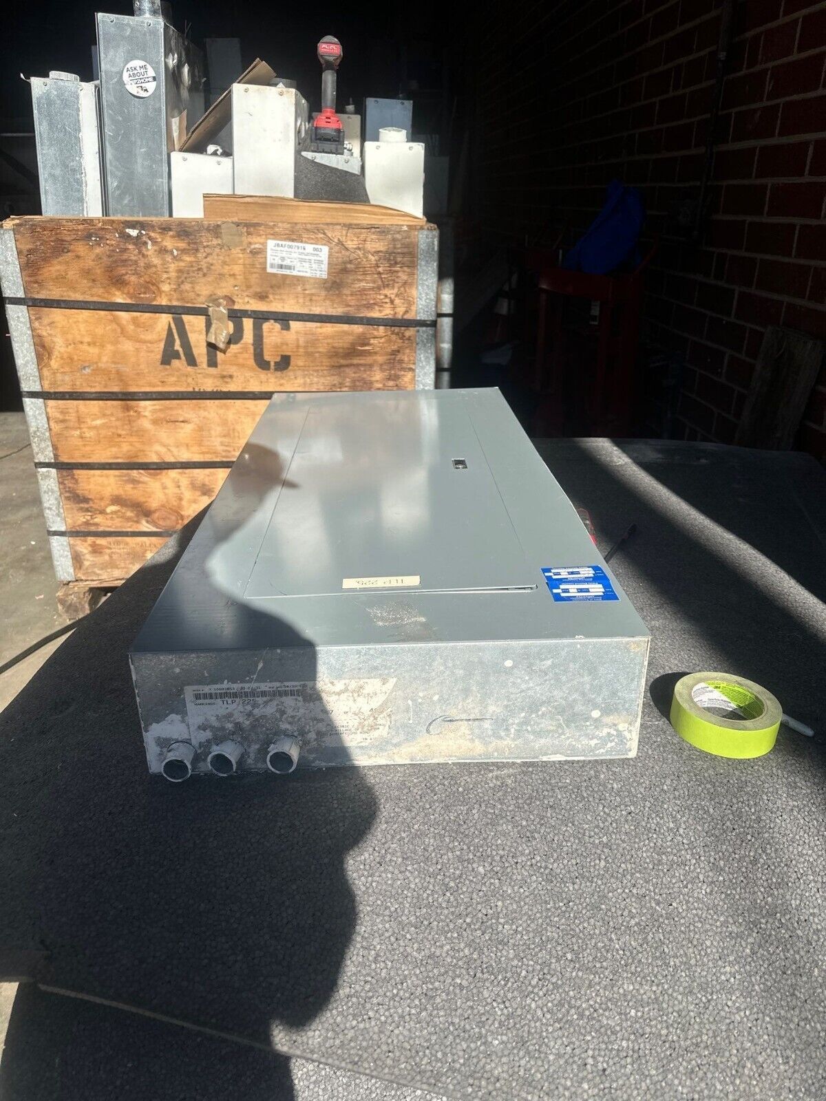 Square D NF Panelboard 250A 600Y/347V 3PH 4WIndoor Encl Main Lug 42 Circuit MLO P336 Used