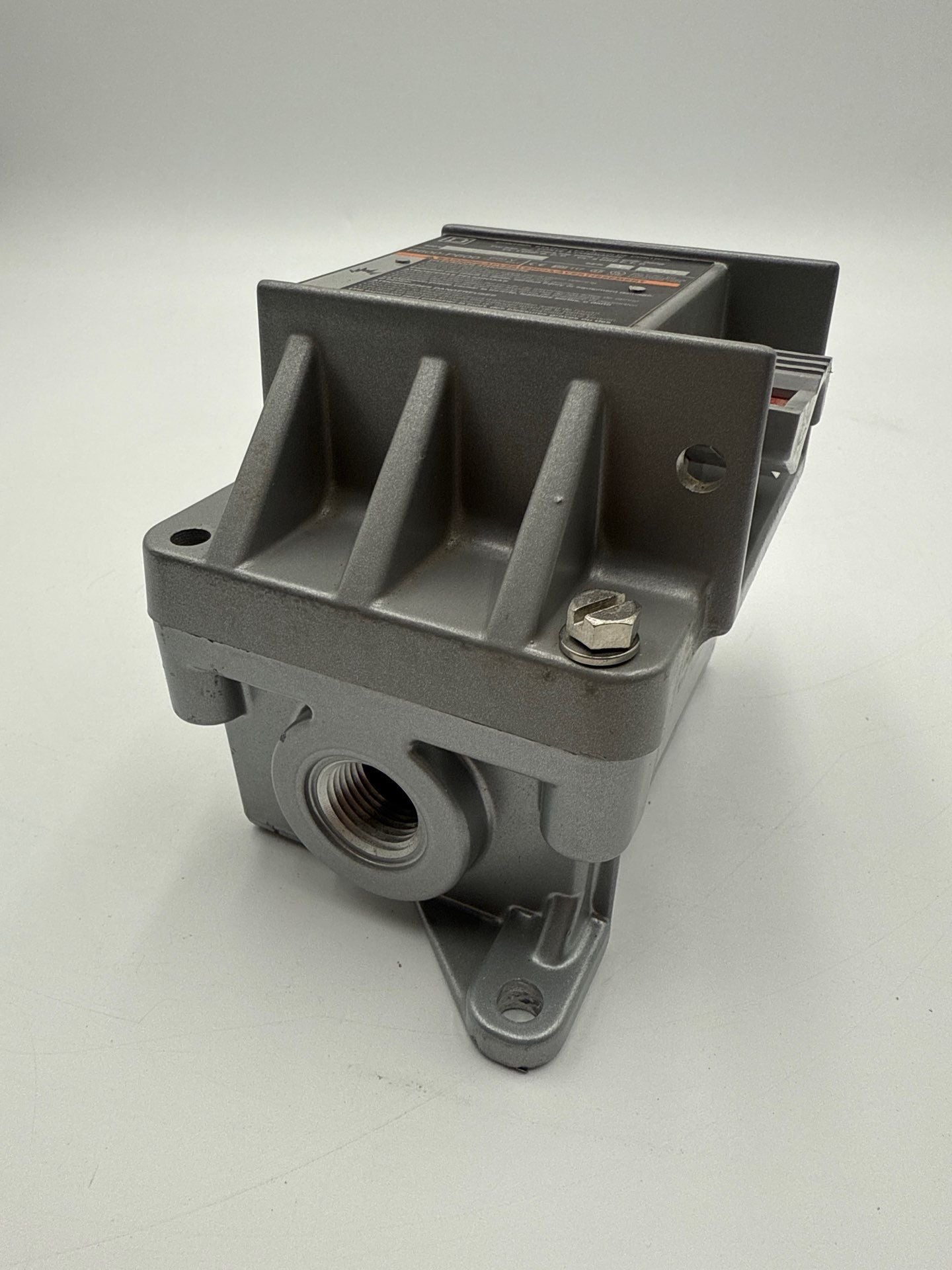 Square D 9001 BR104 Explosion Proof Control Station 600V Switch Hazardous Location Used