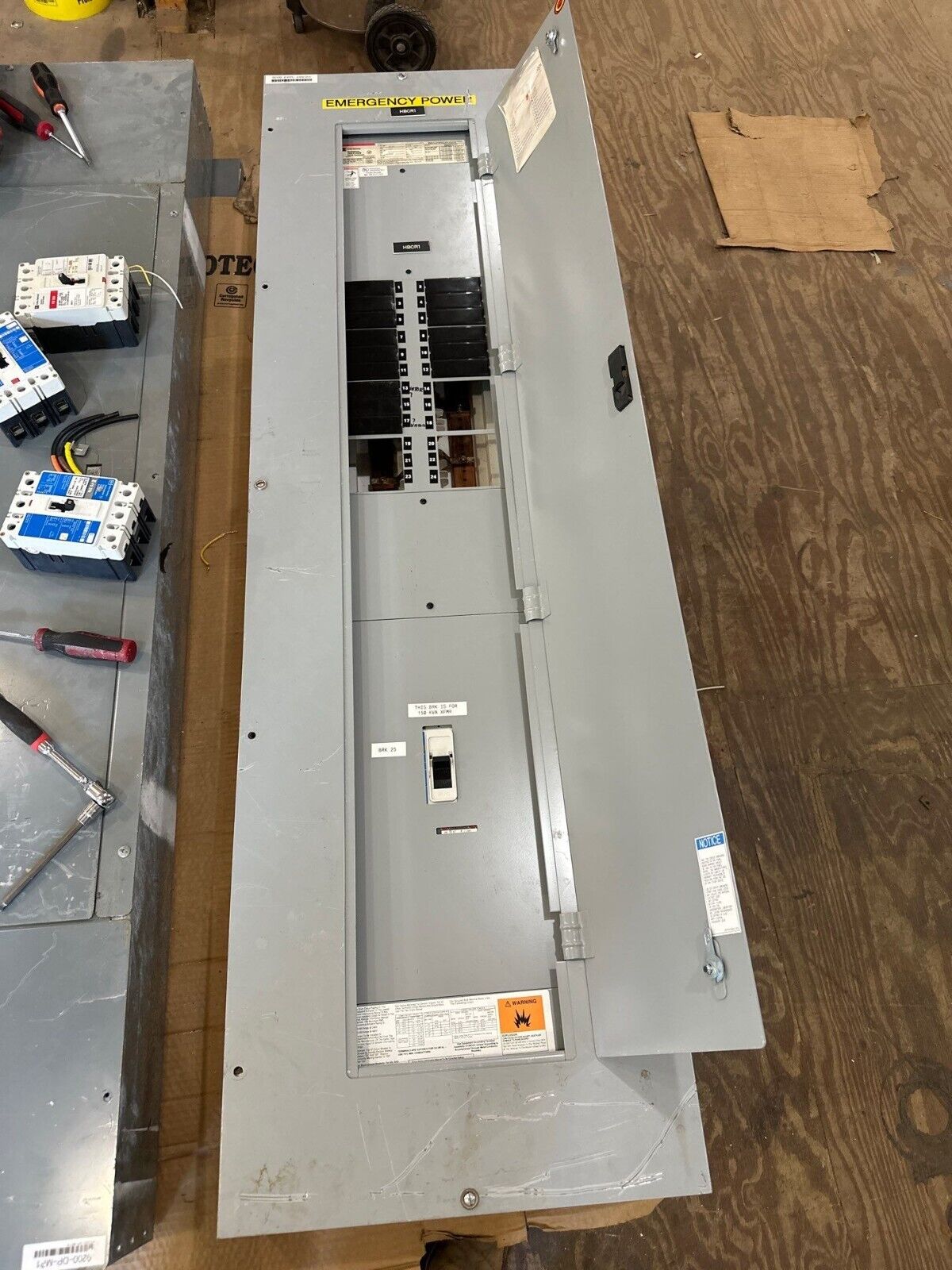 Westinghouse PRL3A Panelboard 400A 480V 3PH 3W Indoor Encl MCB JD3200 400 Amp P541 Used