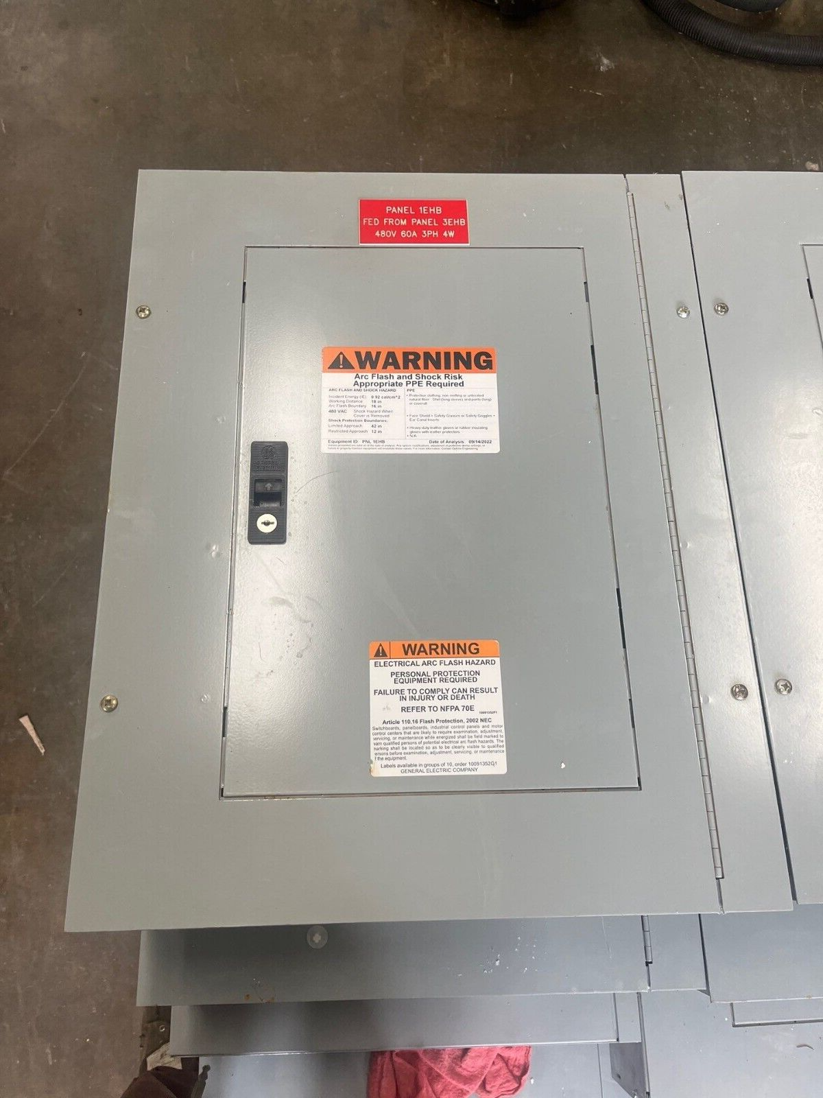 GE AEF3181MTX Panelboard 125A 480/277V 3PH 4W Indoor Encl 18 Circuit MLO 125 Amp P607 Used