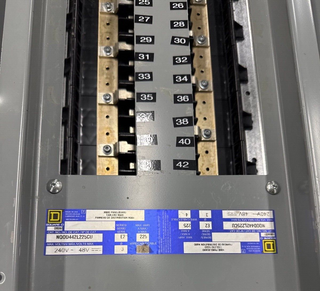 Square D NQOD442L225CU Panelboard 225A 240V 3PH 4W 42 Cir 3R Outdoor Encl MCB P635 Used