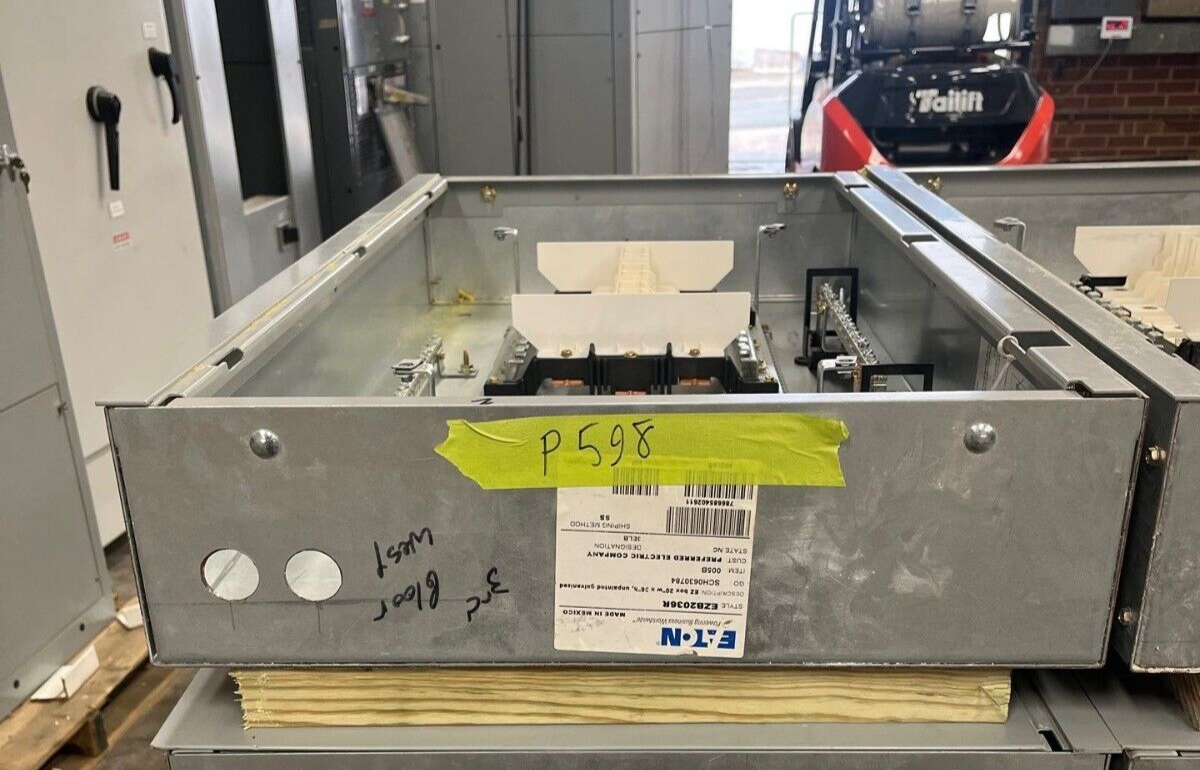 Eaton PRL2A Panelboard 125A 480/277V 3PH 4W Indoor Encl MLO 18 Circuit EZB2036R P598 Used