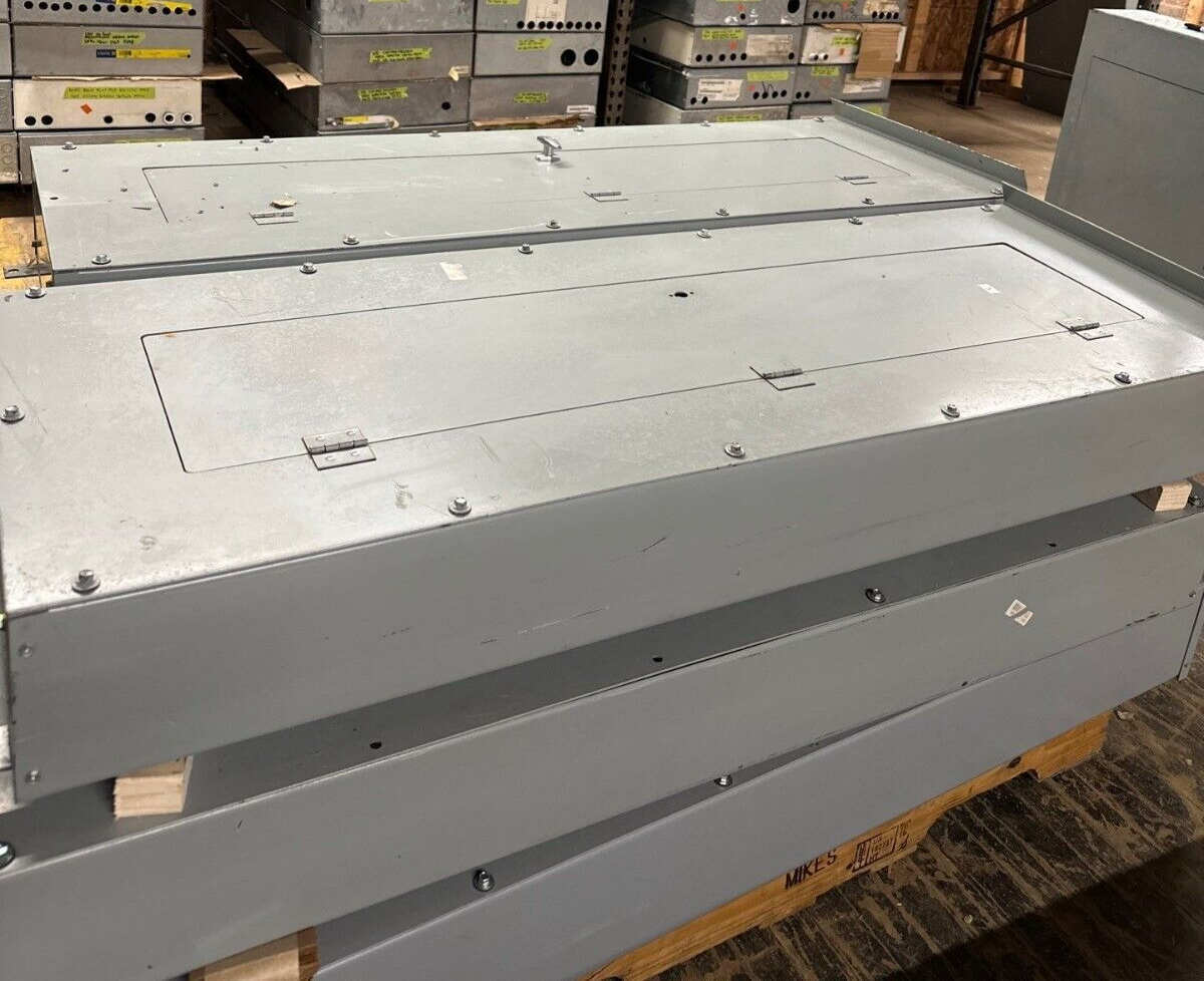 Eaton PRL3A Panelboard 400A 480Y/277V 3PH 4W Main Lug MLO 18 Cir 3R Outdoor Encl P291 Used