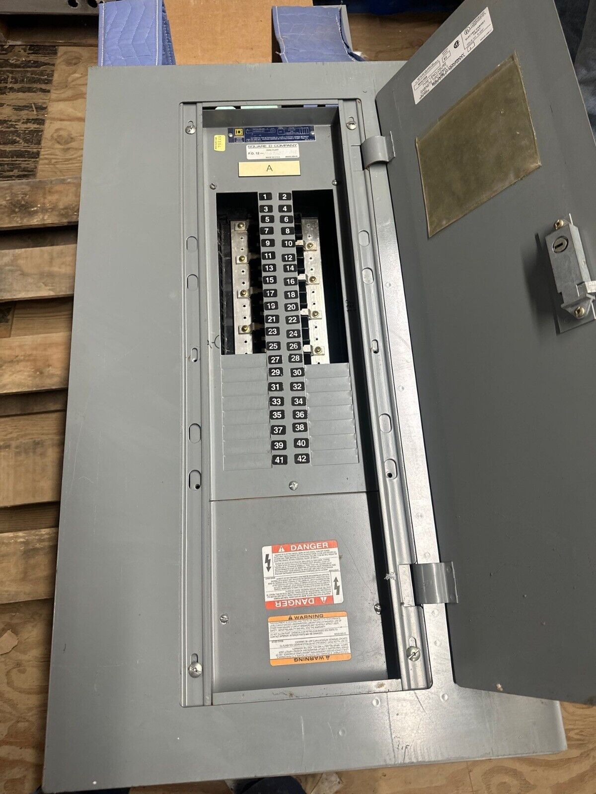 SQUARE D NQOD442L225 Panelboard 225A 208Y/120V 3PH 4W Main Lug 42 Circuit MLO P287 Used