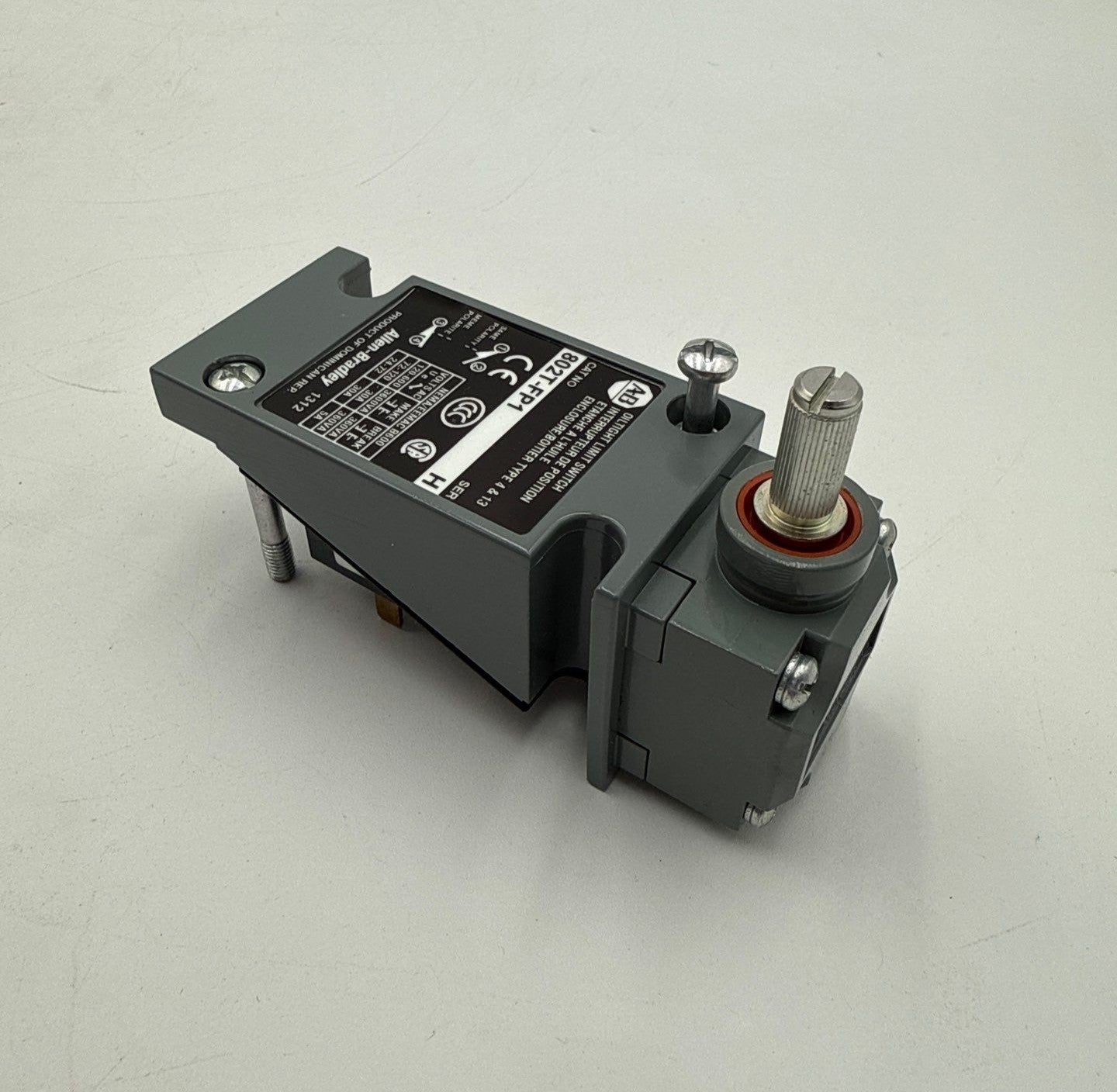 Allen Bradley 802T-FP1 Limit Switch Oiltight Plug In Bulletin 802T New